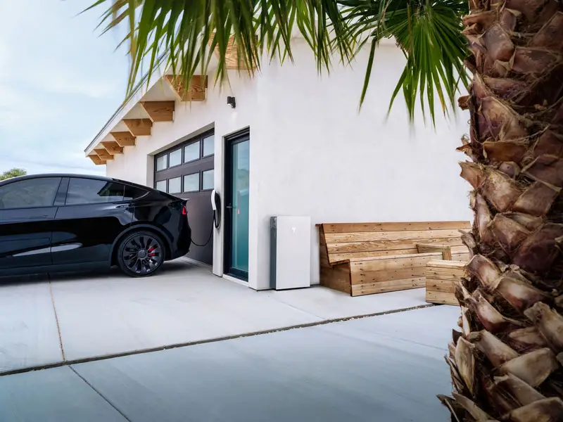 Tesla Powerwall vs Enphase IQ Battery: welke thuisbatterij past bij jou?